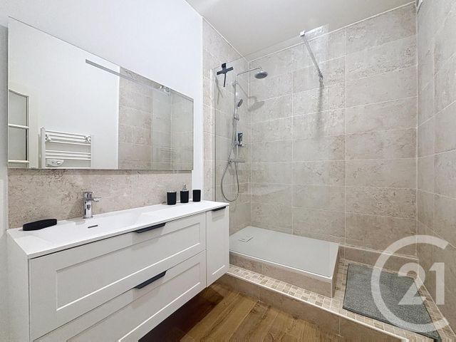Appartement F3 &agrave; vendre - 3 pi&egrave;ces - 75,57 m2 - Montereau Fault Yonne - 77 - ILE-DE-FRANCE