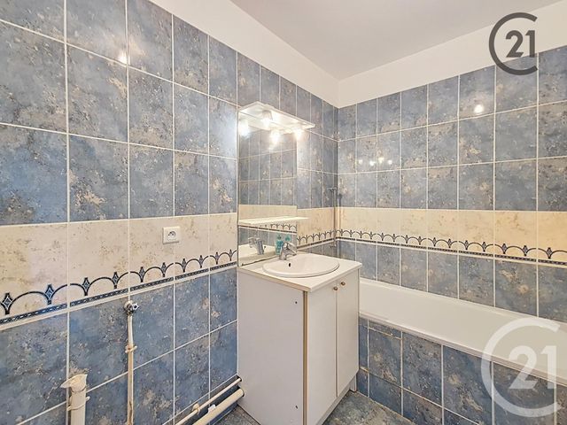 Appartement F2 &agrave; louer - 2 pi&egrave;ces - 44,30 m2 - Montereau Fault Yonne - 77 - ILE-DE-FRANCE