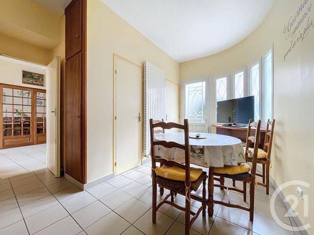 Maison à vendre - 7 pièces - 177,21 m2 - Villeneuve La Guyard - 89 - BOURGOGNE