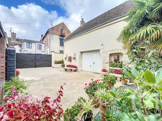 Maison à vendre - 7 pièces - 177,21 m2 - Villeneuve La Guyard - 89 - BOURGOGNE