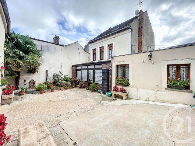 Maison à vendre - 7 pièces - 177,21 m2 - Villeneuve La Guyard - 89 - BOURGOGNE