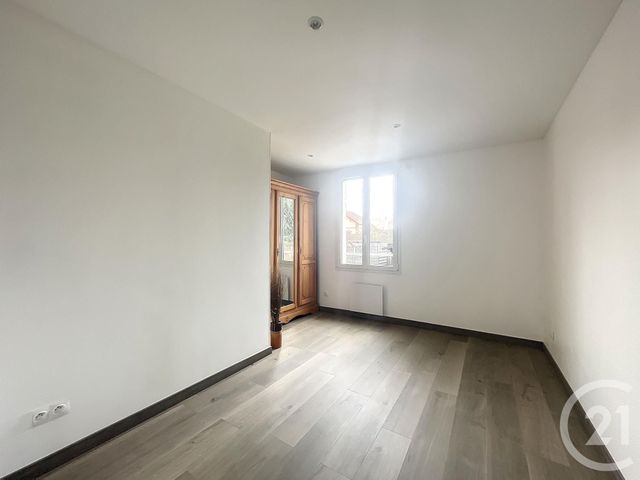 Appartement F3 &agrave; louer - 2 pi&egrave;ces - 63 m2 - Montereau Fault Yonne - 77 - ILE-DE-FRANCE