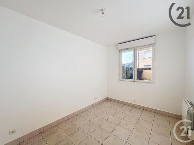 Appartement F2 à vendre - 2 pièces - 43 m2 - Montereau Fault Yonne - 77 - ILE-DE-FRANCE