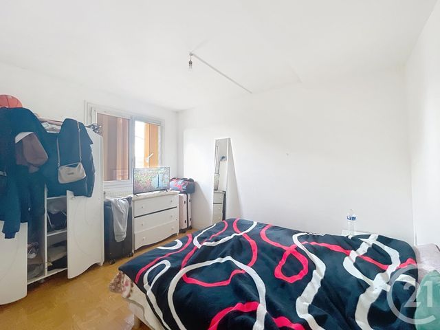 Appartement F3 à vendre - 3 pièces - 60,71 m2 - Montereau Fault Yonne - 77 - ILE-DE-FRANCE