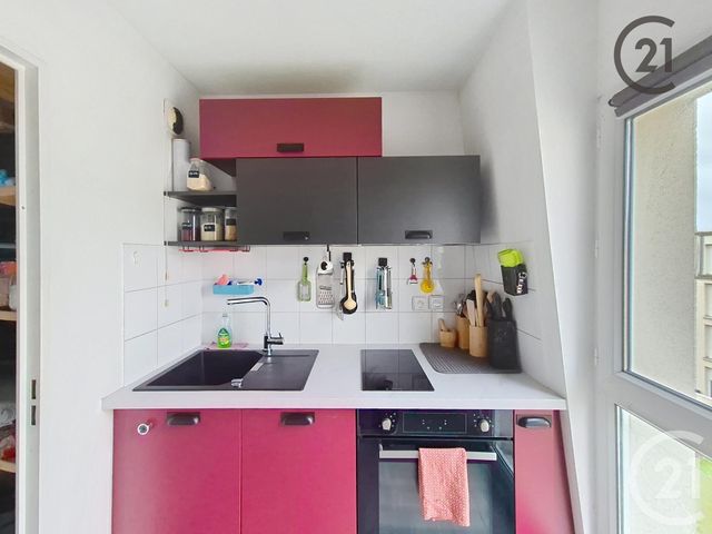 Appartement &agrave; louer - 2 pi&egrave;ces - 46 m2 - Montereau Fault Yonne - 77 - ILE-DE-FRANCE