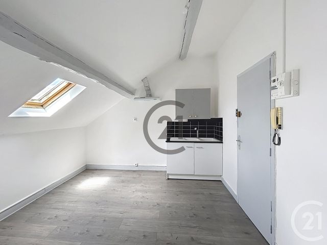 Appartement F1 &agrave; louer - 1 pi&egrave;ce - 18 m2 - Montereau Fault Yonne - 77 - ILE-DE-FRANCE