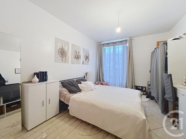 Appartement F4 &agrave; vendre - 4 pi&egrave;ces - 76,99 m2 - Montereau Fault Yonne - 77 - ILE-DE-FRANCE