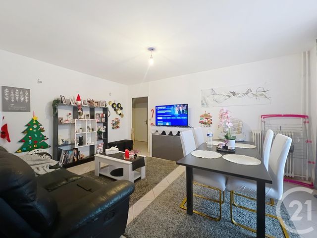 Appartement F4 &agrave; vendre - 4 pi&egrave;ces - 76,99 m2 - Montereau Fault Yonne - 77 - ILE-DE-FRANCE