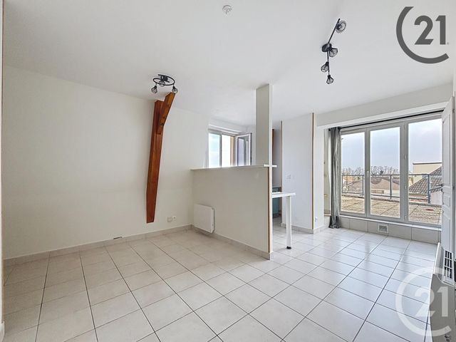 Appartement F1 à louer - 1 pièce - 27 m2 - Montereau Fault Yonne - 77 - ILE-DE-FRANCE