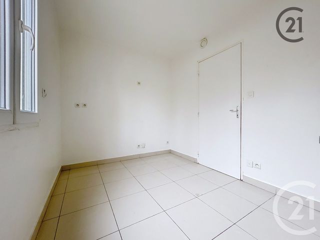 Maison &agrave; vendre - 4 pi&egrave;ces - 89,15 m2 - Montereau Fault Yonne - 77 - ILE-DE-FRANCE