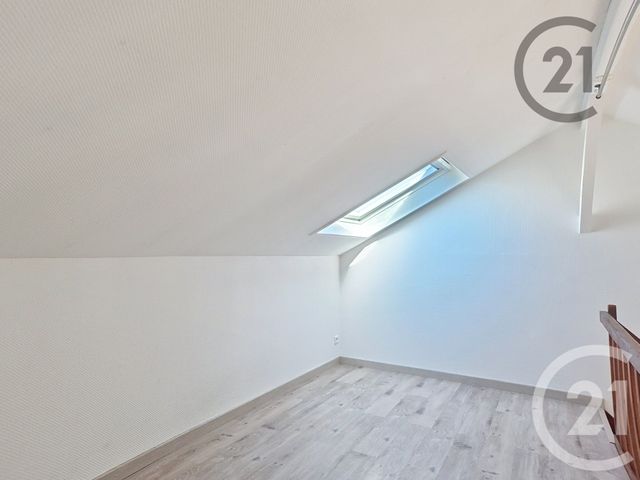 Appartement F1 &agrave; louer - 1 pi&egrave;ce - 21 m2 - Montereau Fault Yonne - 77 - ILE-DE-FRANCE