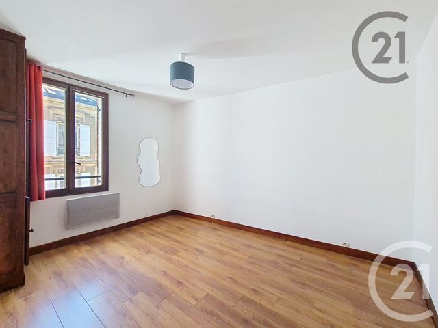 Appartement &agrave; louer - 3 pi&egrave;ces - 52 m2 - Montereau Fault Yonne - 77 - ILE-DE-FRANCE