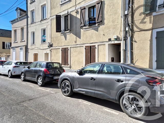 Appartement &agrave; louer - 3 pi&egrave;ces - 52 m2 - Montereau Fault Yonne - 77 - ILE-DE-FRANCE