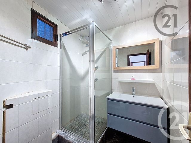 Appartement &agrave; louer - 3 pi&egrave;ces - 52 m2 - Montereau Fault Yonne - 77 - ILE-DE-FRANCE