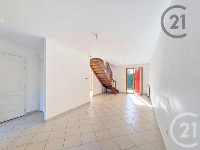 Maison &agrave; louer - 4 pi&egrave;ces - 89,16 m2 - Montereau Fault Yonne - 77 - ILE-DE-FRANCE