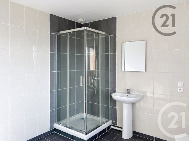 Maison &agrave; louer - 4 pi&egrave;ces - 89,16 m2 - Montereau Fault Yonne - 77 - ILE-DE-FRANCE