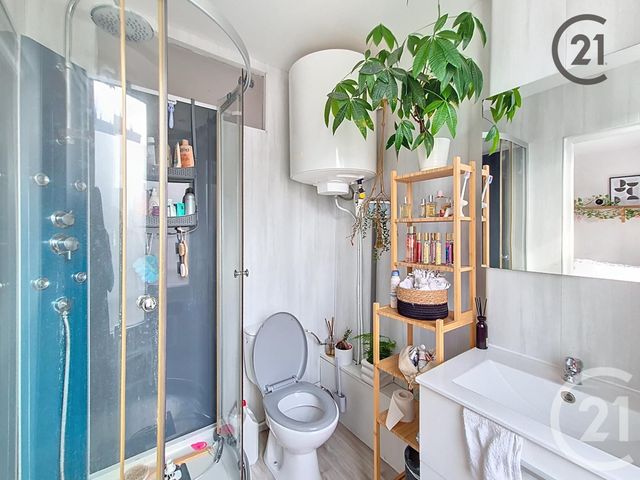 Appartement F1 &agrave; louer - 2 pi&egrave;ces - 32,77 m2 - Montereau Fault Yonne - 77 - ILE-DE-FRANCE