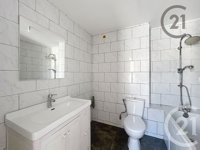 Appartement F3 &agrave; louer - 3 pi&egrave;ces - 46 m2 - Montereau Fault Yonne - 77 - ILE-DE-FRANCE