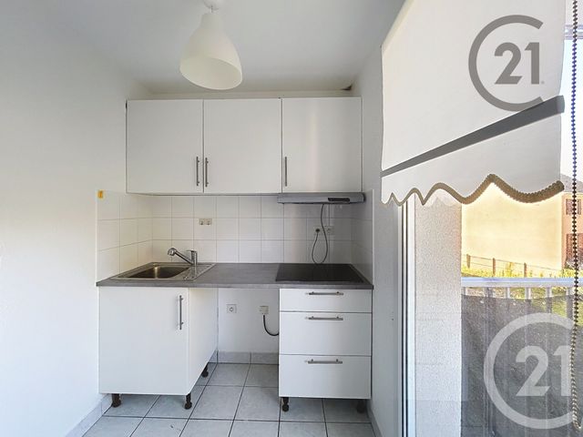 Appartement F2 &agrave; louer - 2 pi&egrave;ces - 50,70 m2 - Montereau Fault Yonne - 77 - ILE-DE-FRANCE