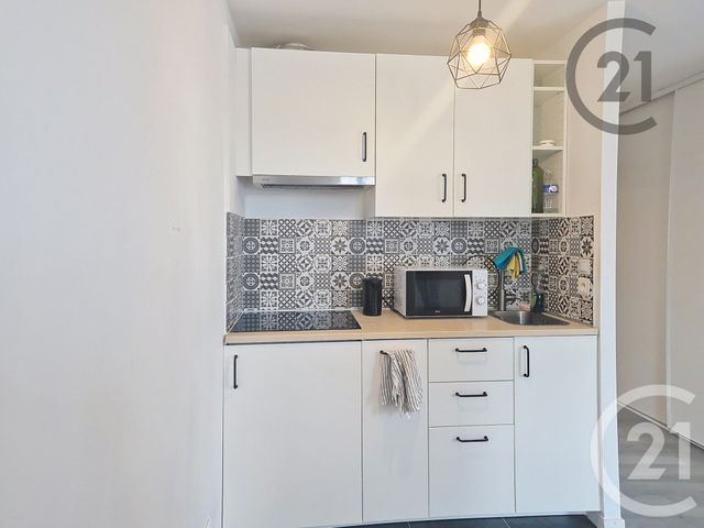 Appartement Studio &agrave; louer - 1 pi&egrave;ce - 27 m2 - Montereau Fault Yonne - 77 - ILE-DE-FRANCE