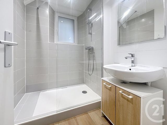 Appartement F3 &agrave; vendre - 3 pi&egrave;ces - 44,74 m2 - Montereau Fault Yonne - 77 - ILE-DE-FRANCE