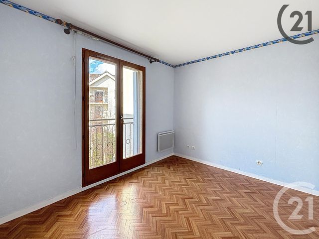 Appartement F2 &agrave; louer - 2 pi&egrave;ces - 61,30 m2 - Montereau Fault Yonne - 77 - ILE-DE-FRANCE