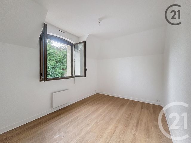 Appartement F4 &agrave; louer - 4 pi&egrave;ces - 86,25 m2 - Montereau Fault Yonne - 77 - ILE-DE-FRANCE