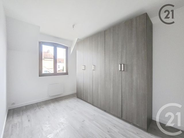 Appartement F4 &agrave; louer - 4 pi&egrave;ces - 86,25 m2 - Montereau Fault Yonne - 77 - ILE-DE-FRANCE
