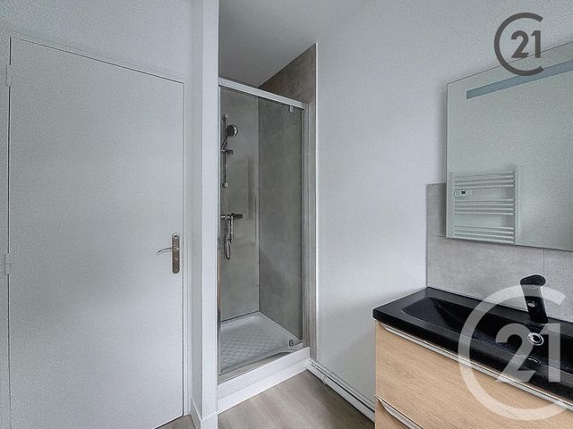 Appartement F4 &agrave; louer - 4 pi&egrave;ces - 86,25 m2 - Montereau Fault Yonne - 77 - ILE-DE-FRANCE