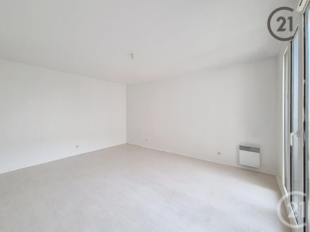 Appartement F2 &agrave; louer - 2 pi&egrave;ces - 43,65 m2 - Montereau Fault Yonne - 77 - ILE-DE-FRANCE