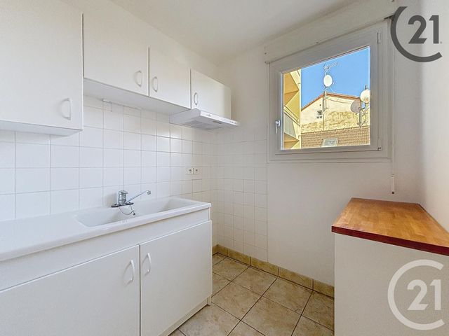 Appartement F2 &agrave; louer - 2 pi&egrave;ces - 43 m2 - Montereau Fault Yonne - 77 - ILE-DE-FRANCE