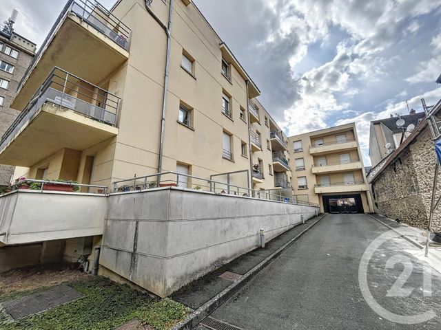 Parking &agrave; louer - 10 m2 - Montereau Fault Yonne - 77 - ILE-DE-FRANCE