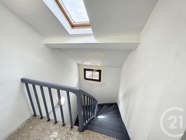 Appartement F2 &agrave; louer - 2 pi&egrave;ces - 24,56 m2 - Montereau Fault Yonne - 77 - ILE-DE-FRANCE