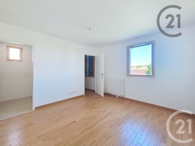 Maison &agrave; louer - 4 pi&egrave;ces - 114,96 m2 - Montereau Fault Yonne - 77 - ILE-DE-FRANCE
