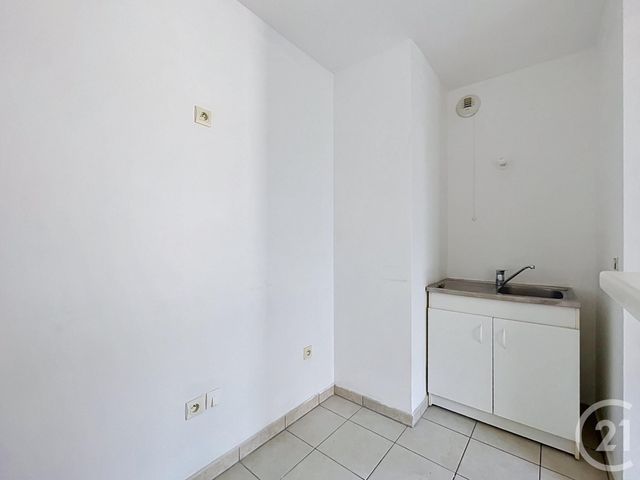 Appartement F2 &agrave; vendre - 2 pi&egrave;ces - 41,82 m2 - Montereau Fault Yonne - 77 - ILE-DE-FRANCE