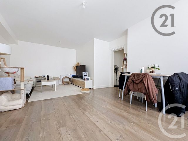 Appartement F4 &agrave; vendre - 4 pi&egrave;ces - 84,86 m2 - Montereau Fault Yonne - 77 - ILE-DE-FRANCE