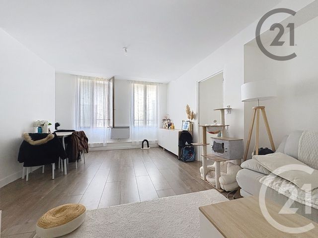 Appartement F4 &agrave; vendre - 4 pi&egrave;ces - 84,86 m2 - Montereau Fault Yonne - 77 - ILE-DE-FRANCE