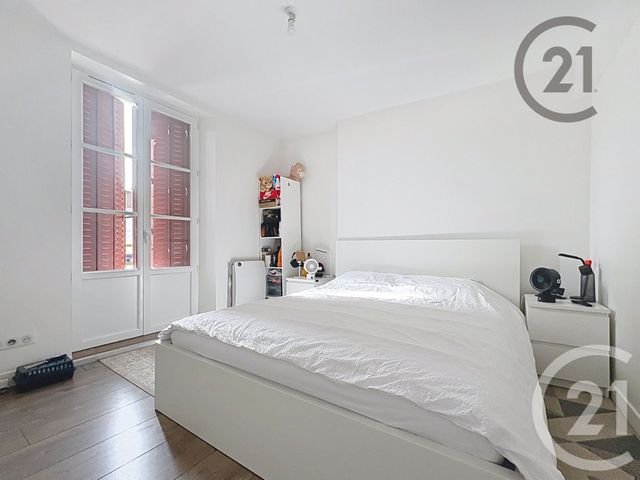 Appartement F4 &agrave; vendre - 4 pi&egrave;ces - 84,86 m2 - Montereau Fault Yonne - 77 - ILE-DE-FRANCE