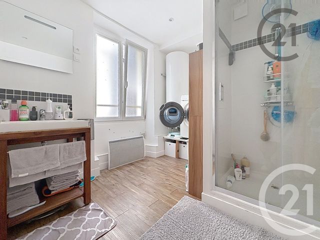 Appartement F4 &agrave; vendre - 4 pi&egrave;ces - 84,86 m2 - Montereau Fault Yonne - 77 - ILE-DE-FRANCE