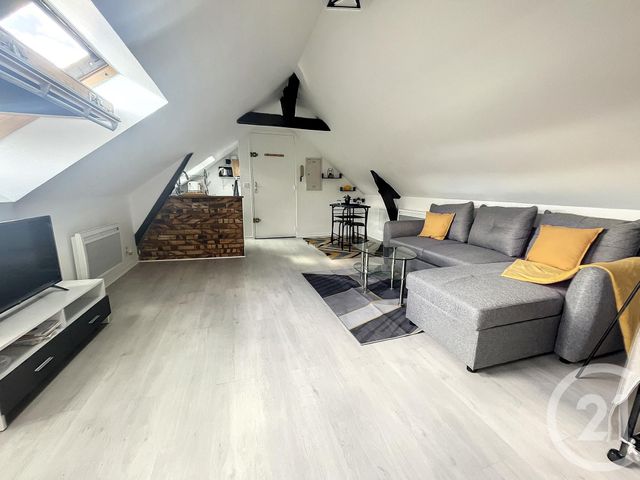 Appartement Studio &agrave; louer - 1 pi&egrave;ce - 12,40 m2 - Montereau Fault Yonne - 77 - ILE-DE-FRANCE