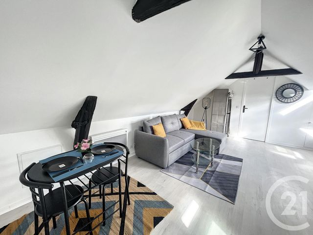 Appartement Studio &agrave; louer - 1 pi&egrave;ce - 12,40 m2 - Montereau Fault Yonne - 77 - ILE-DE-FRANCE