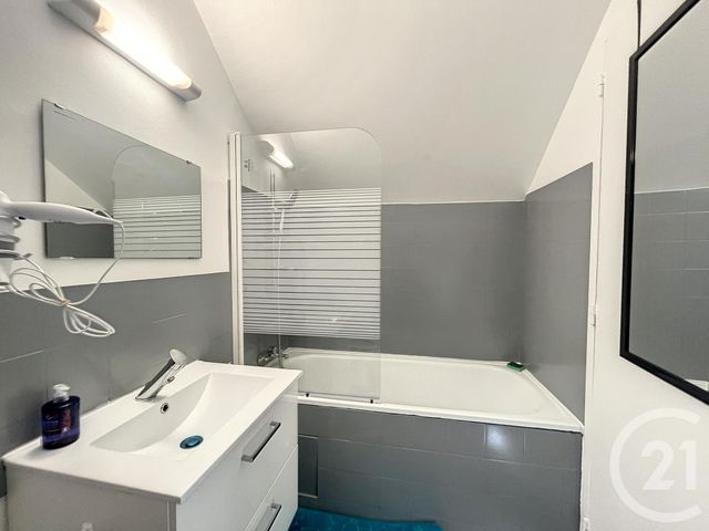 Appartement Studio &agrave; louer - 1 pi&egrave;ce - 12,40 m2 - Montereau Fault Yonne - 77 - ILE-DE-FRANCE