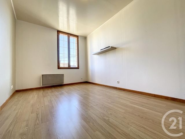 Maison &agrave; louer - 3 pi&egrave;ces - 73,21 m2 - Villeneuve Les Bordes - 77 - ILE-DE-FRANCE
