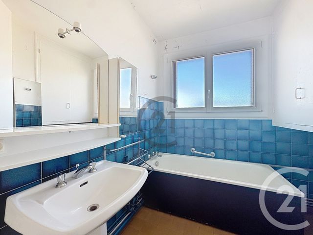 Appartement F3 &agrave; vendre - 3 pi&egrave;ces - 61,75 m2 - Montereau Fault Yonne - 77 - ILE-DE-FRANCE