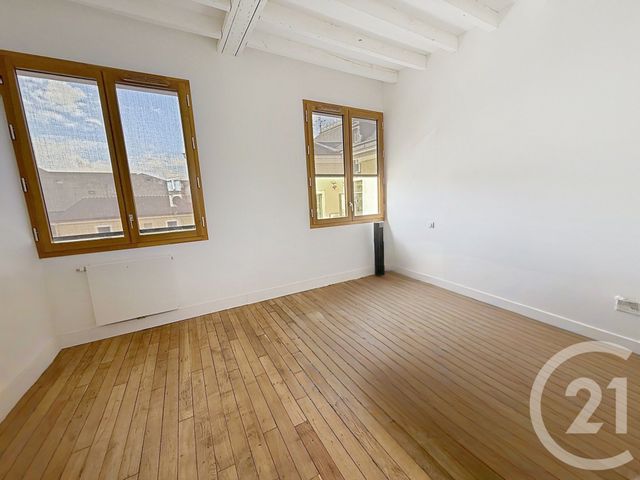 Appartement F3 &agrave; louer - 3 pi&egrave;ces - 77,71 m2 - Montereau Fault Yonne - 77 - ILE-DE-FRANCE