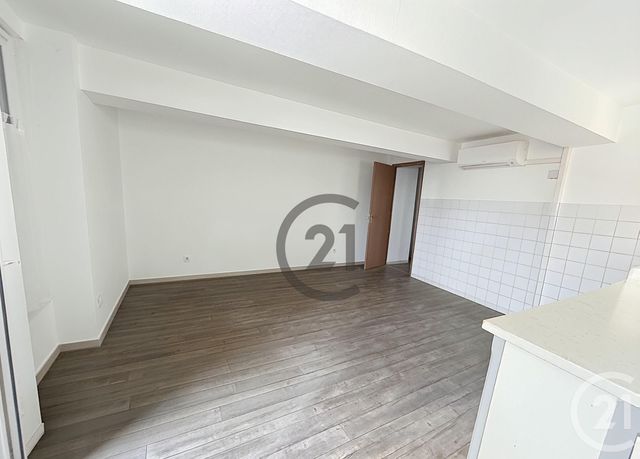 Appartement F2 &agrave; louer - 2 pi&egrave;ces - 30,96 m2 - Montereau Fault Yonne - 77 - ILE-DE-FRANCE