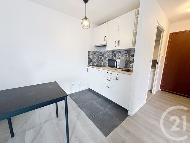 Appartement F1 &agrave; louer - 1 pi&egrave;ce - 26,98 m2 - Montereau Fault Yonne - 77 - ILE-DE-FRANCE
