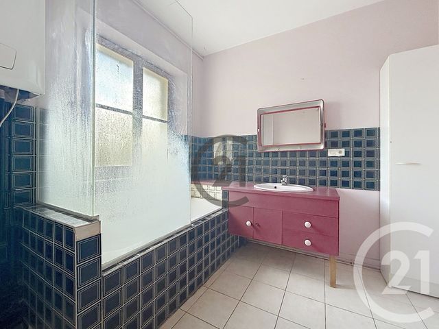 Appartement F2 &agrave; vendre - 2 pi&egrave;ces - 64,32 m2 - Montereau Fault Yonne - 77 - ILE-DE-FRANCE