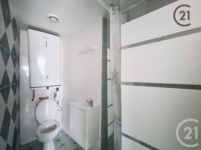 Appartement F1 &agrave; louer - 1 pi&egrave;ce - 22,22 m2 - Montereau Fault Yonne - 77 - ILE-DE-FRANCE