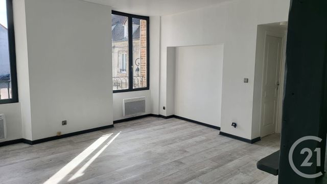 Immeuble &agrave; vendre - 324,42 m2 - Montereau Fault Yonne - 77 - ILE-DE-FRANCE